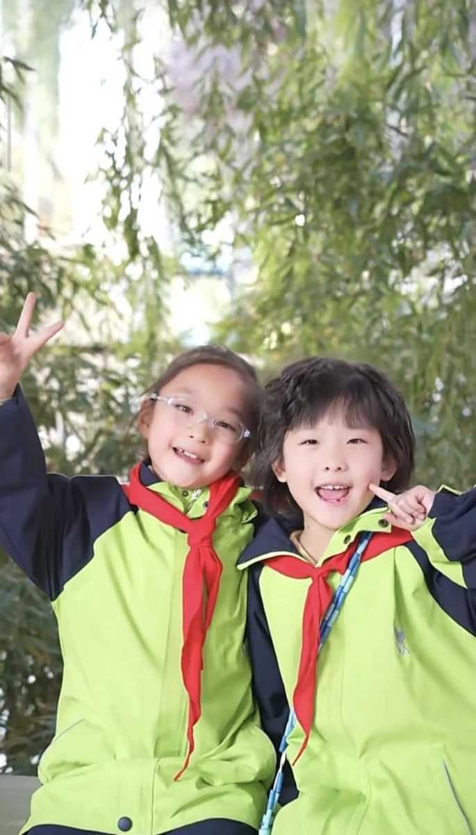 红领巾下的伙伴时光